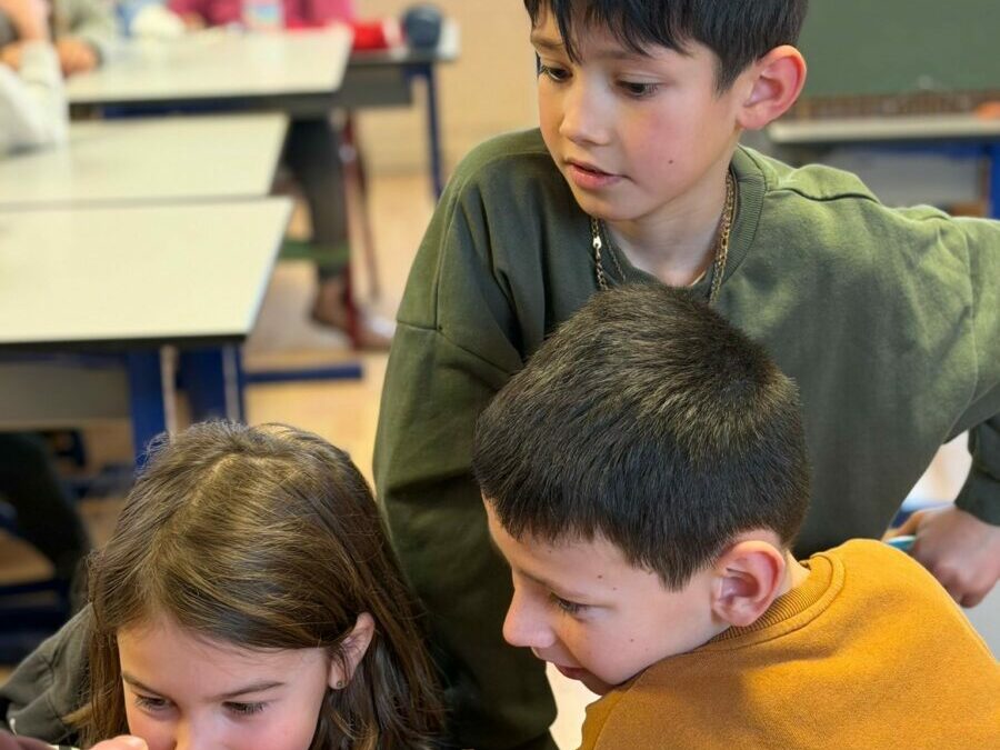 Miel & découverte d&rsquo;un apiculteur pour les CE2/CM !